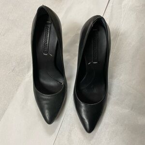 Vintage BCBGMAXAZRIA vintage leather heels